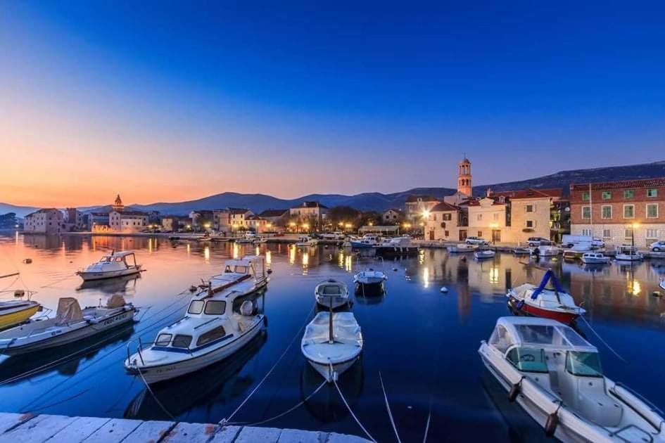Villa Apartments Brecic 1 Kaštela Εξωτερικό φωτογραφία