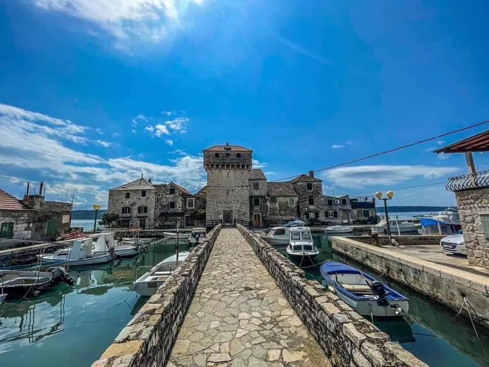 Villa Apartments Brecic 1 Kaštela Εξωτερικό φωτογραφία