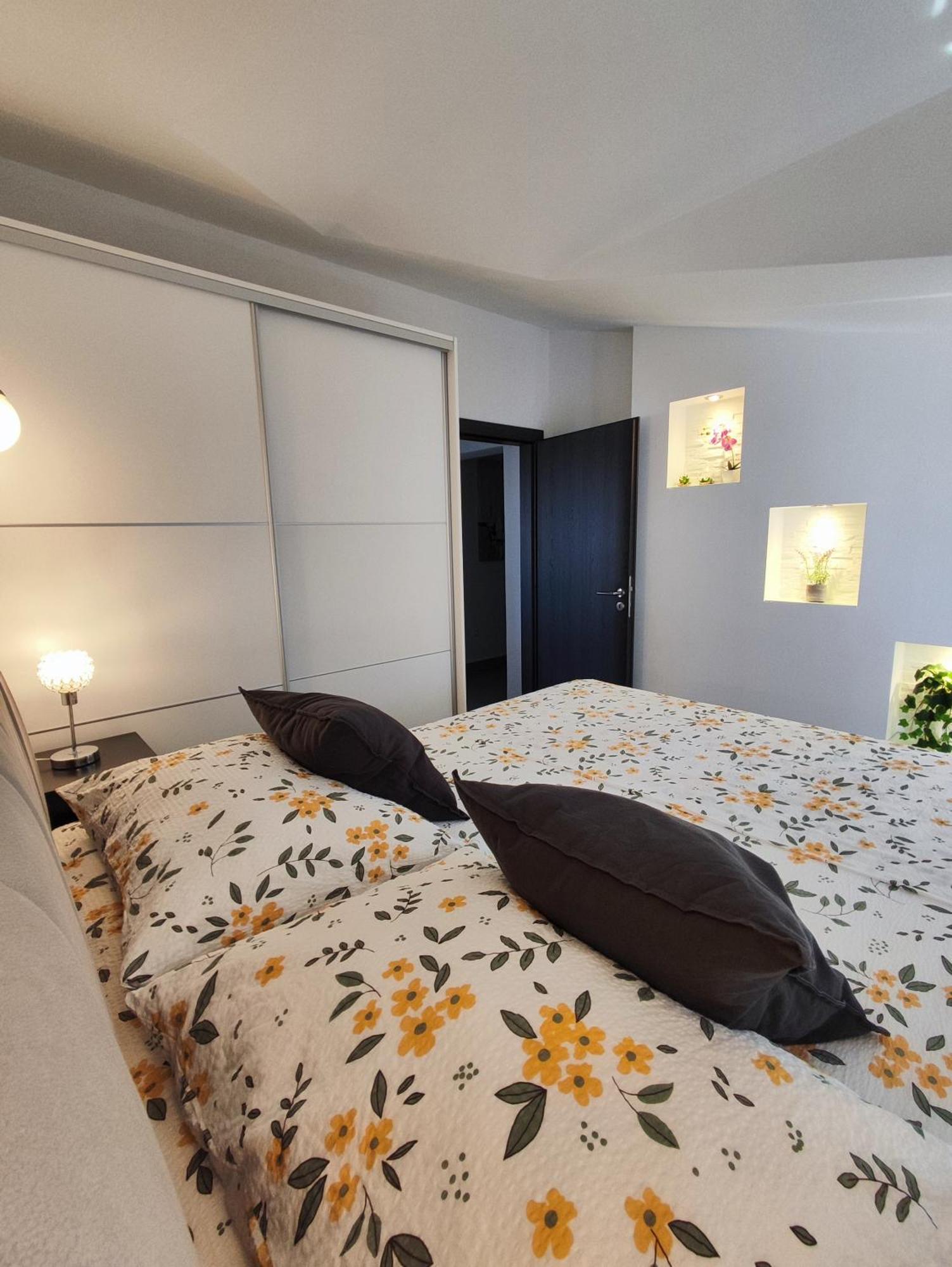 Villa Apartments Brecic 1 Kaštela Εξωτερικό φωτογραφία